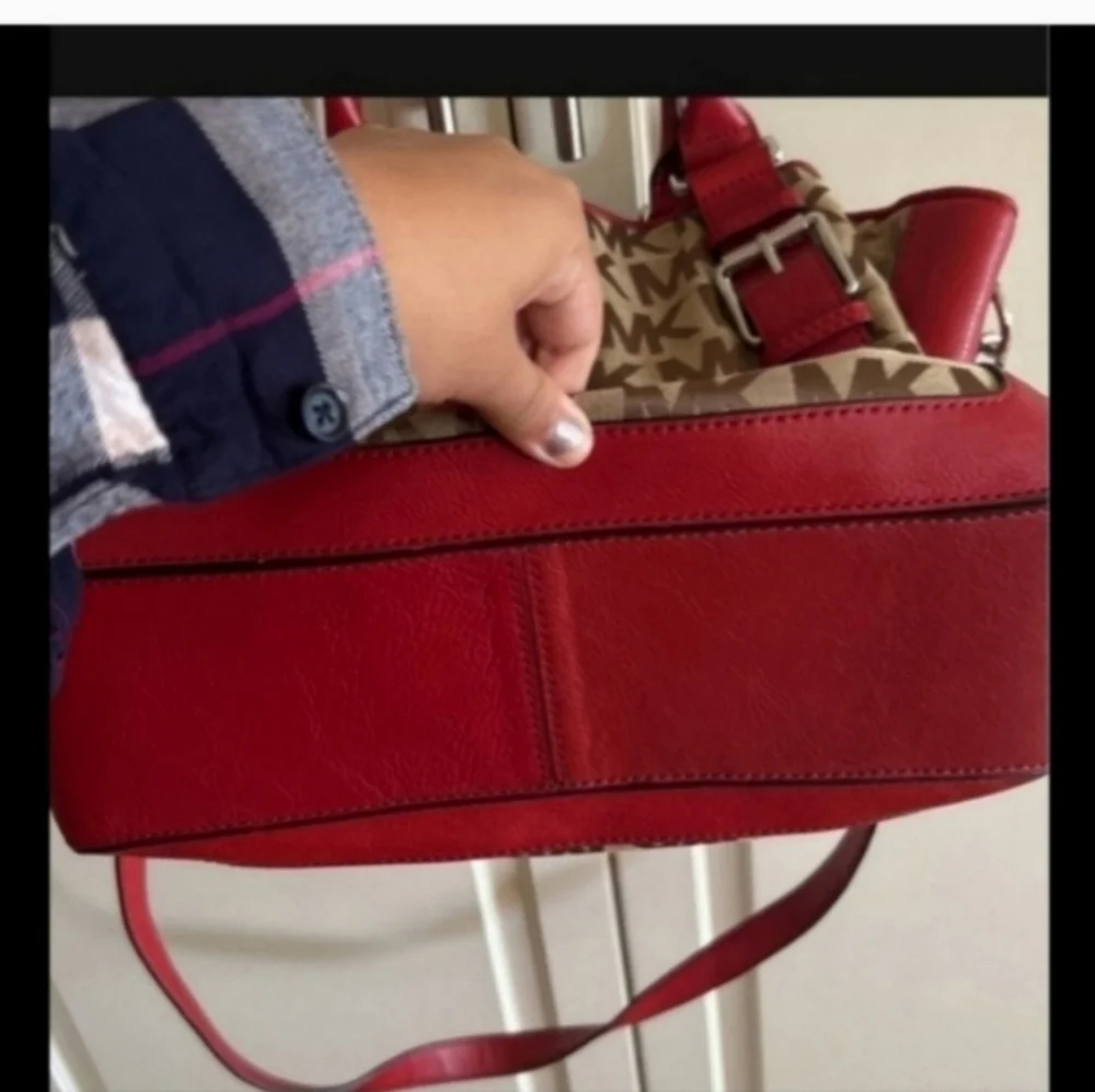 Like new!Michael Kors Beige/Red Canvas and Leather Large Brookville bag